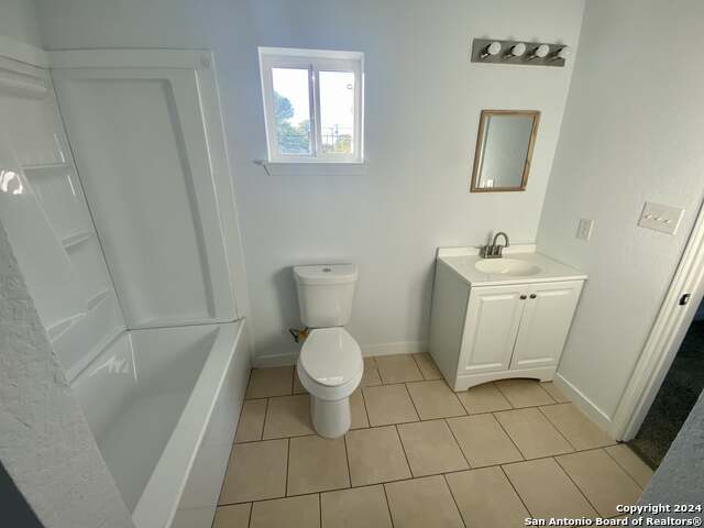 1522 S Elmendorf St Property Photo 8