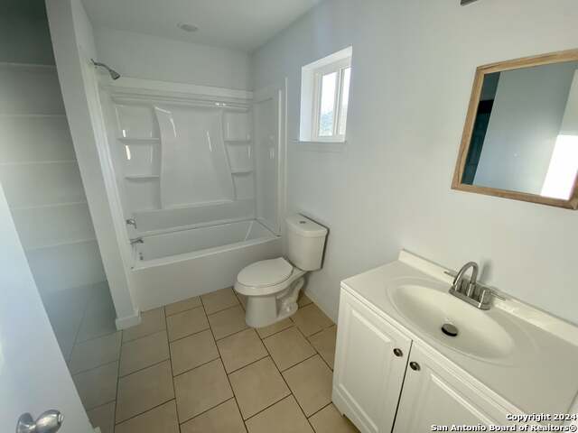 1522 S Elmendorf St Property Photo 9