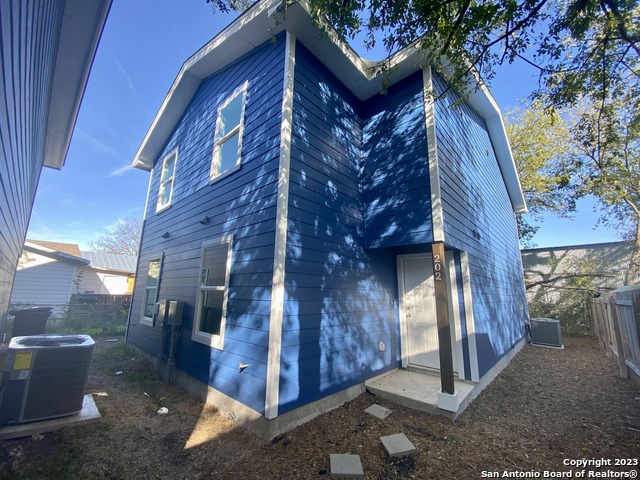 1522 S Elmendorf St Property Photo 16