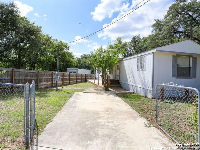 25211 Aue Property Photo 4