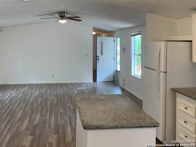 25211 Aue Property Photo 11