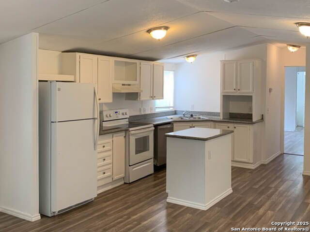 25211 Aue Property Photo 13