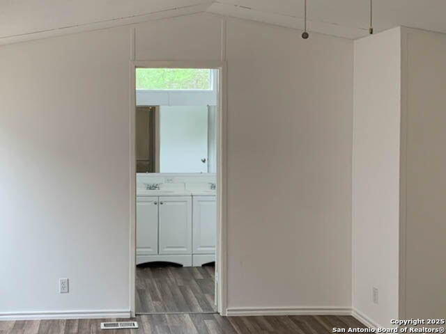 25211 Aue Property Photo 15