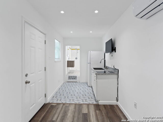 25211 Aue Property Photo 23