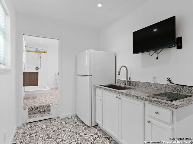 25211 Aue Property Photo 24