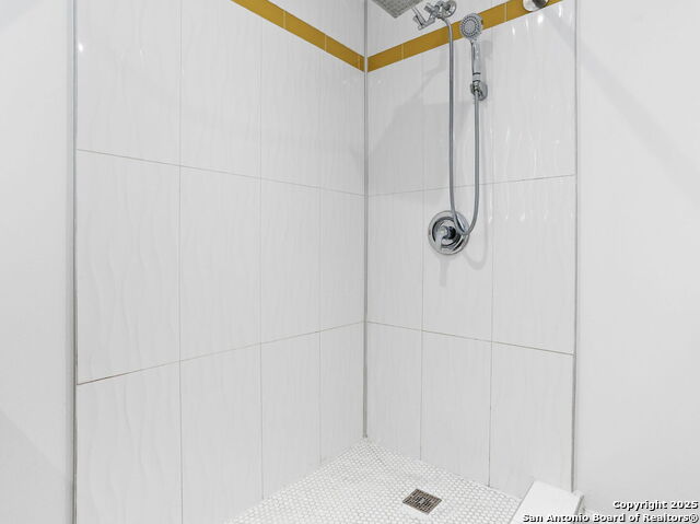 25211 Aue Property Photo 29