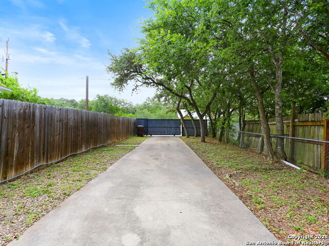 25211 Aue Property Photo 31