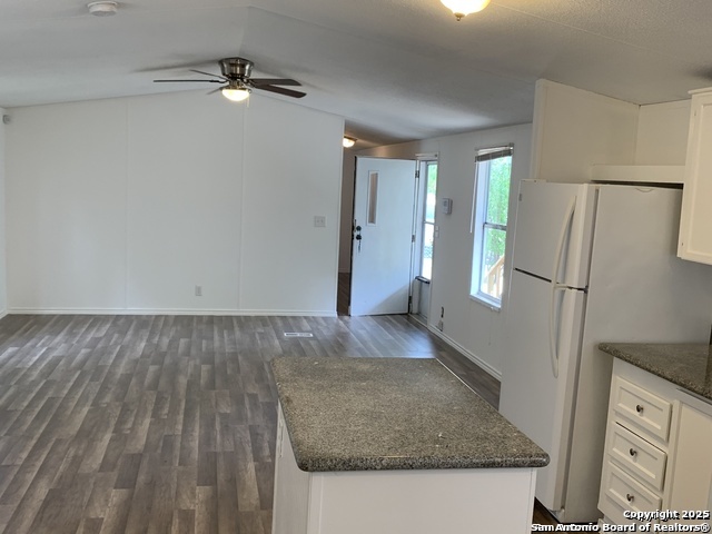 25211 Aue Property Photo 33