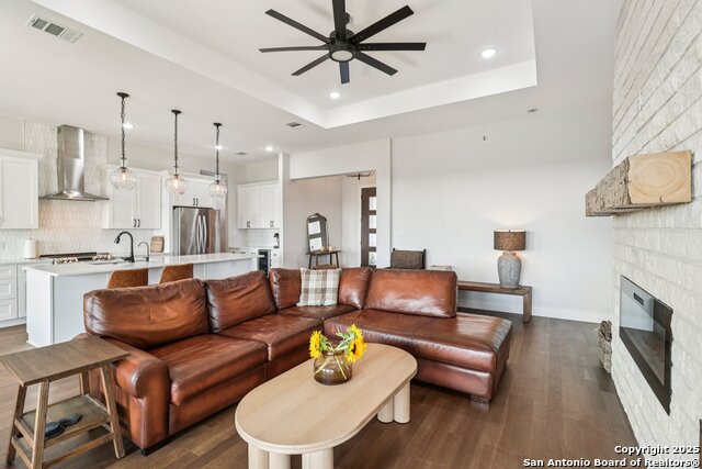 517 Preston Trl Property Photo 4