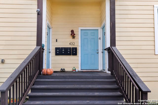 432 S Olive Property Photo 7