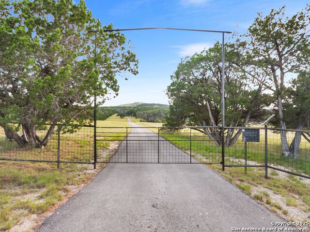 4366 Whartons Dock Property Photo 3