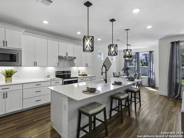 125 Slenderleaf Property Photo 3