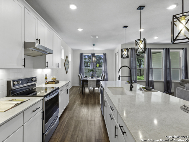 125 Slenderleaf Property Photo 7