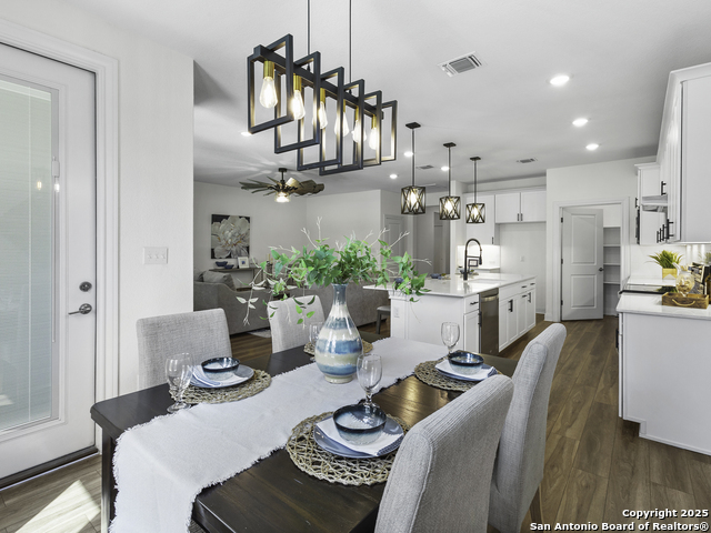 125 Slenderleaf Property Photo 8