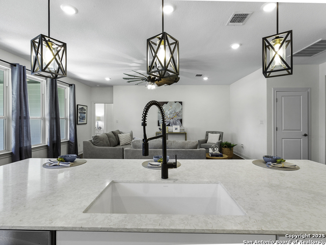 125 Slenderleaf Property Photo 10