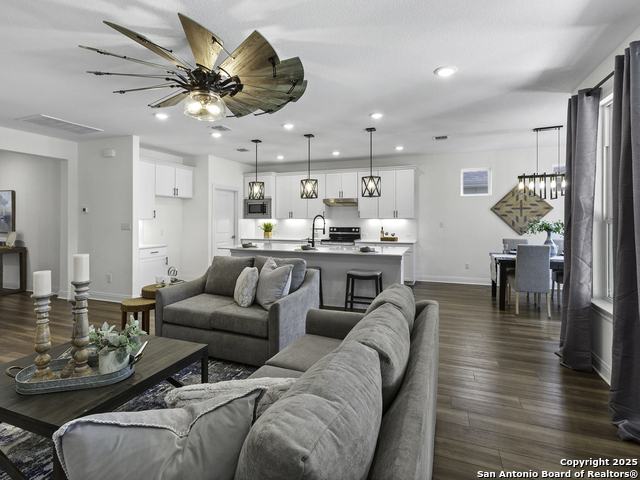 125 Slenderleaf Property Photo 16