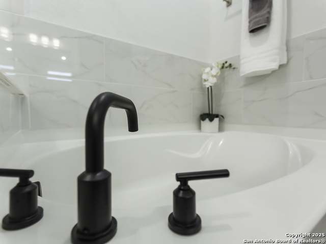 125 Slenderleaf Property Photo 22