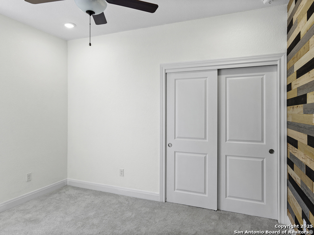 125 Slenderleaf Property Photo 24