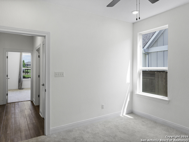 125 Slenderleaf Property Photo 25