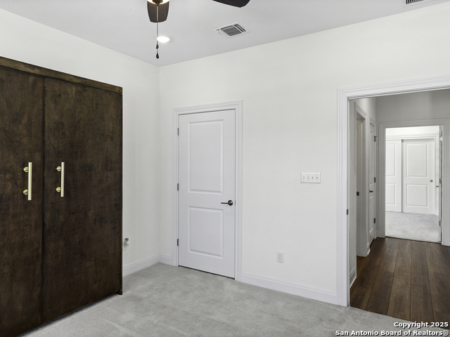 125 Slenderleaf Property Photo 27