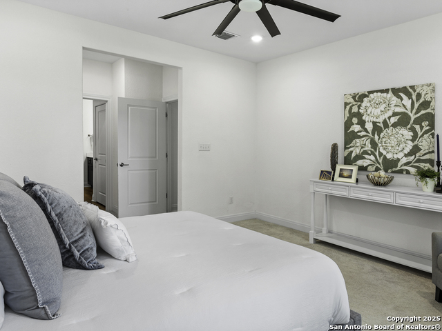 125 Slenderleaf Property Photo 38