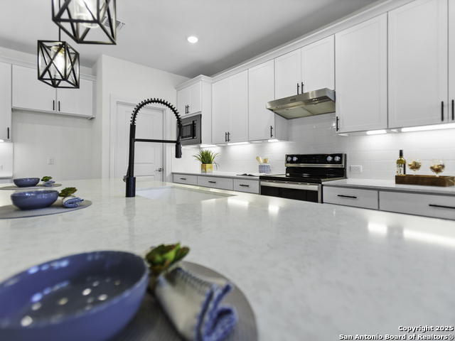 125 Slenderleaf Property Photo 45