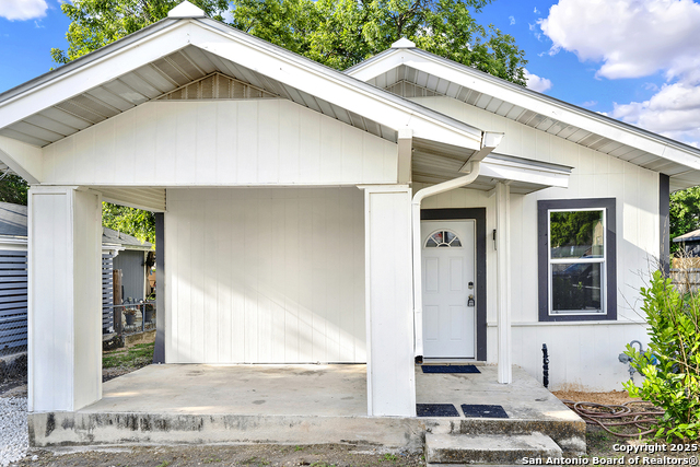 1426 E Carson St. Property Photo 1