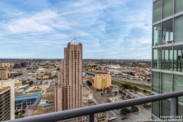 610 E Market