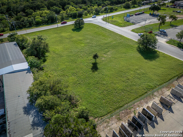 100 Nell Deane Property Photo 1