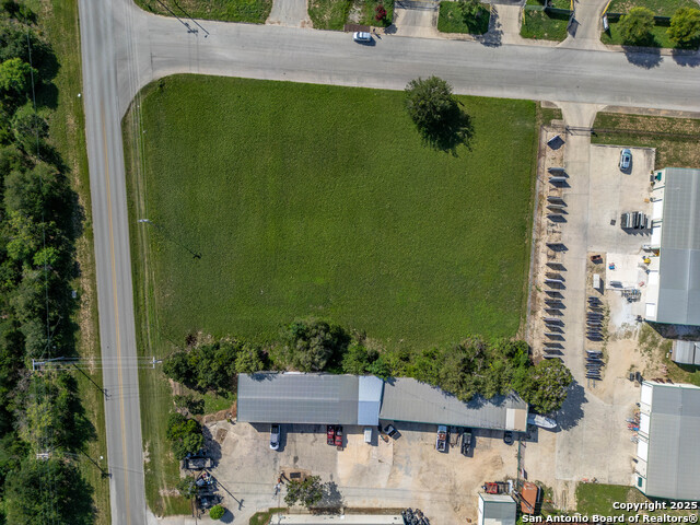 100 Nell Deane Property Photo 4