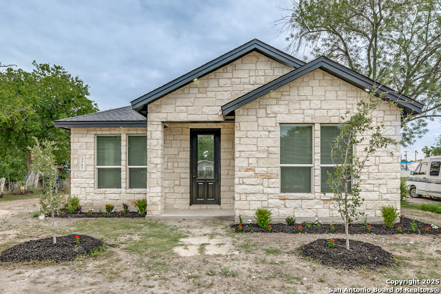 3367 Roland Property Photo 1