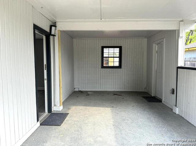 3606 Versailles Property Photo 3