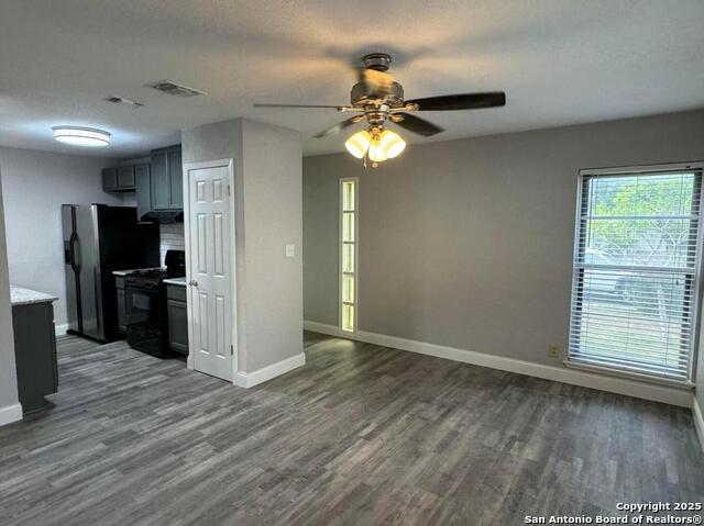 3606 Versailles Property Photo 6