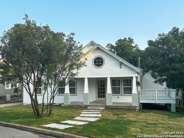 324 Albany St Property Photo 1