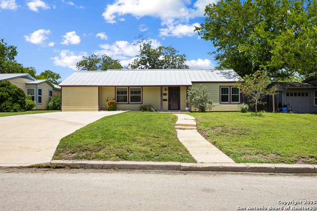 237 Wellesley Blvd. Property Photo 1