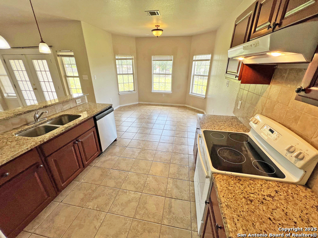 168 Great Oaks Blvd Property Photo 11