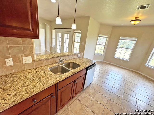 168 Great Oaks Blvd Property Photo 12