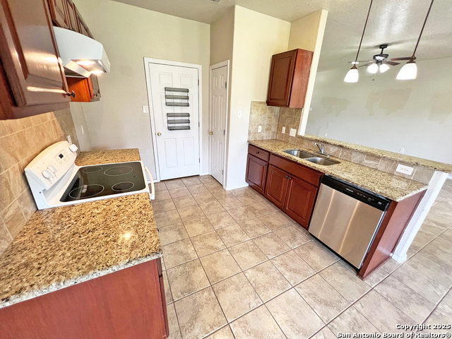 168 Great Oaks Blvd Property Photo 13