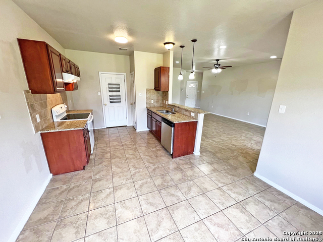 168 Great Oaks Blvd Property Photo 16