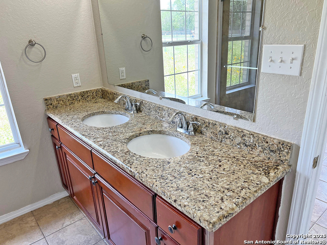 168 Great Oaks Blvd Property Photo 24