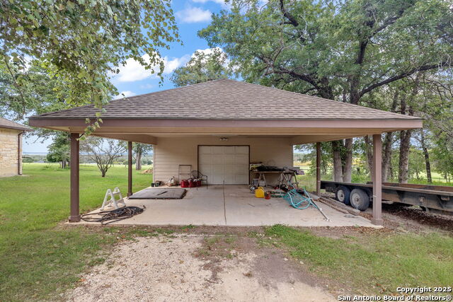173 Great Oaks Property Photo 4