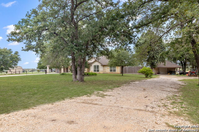 173 Great Oaks Property Photo 5