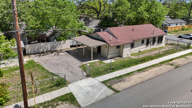 2121 San Fernando Property Photo 4