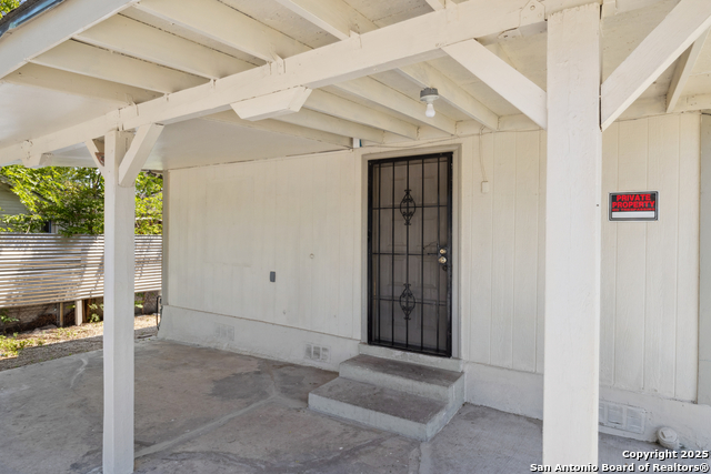 2121 San Fernando Property Photo 6