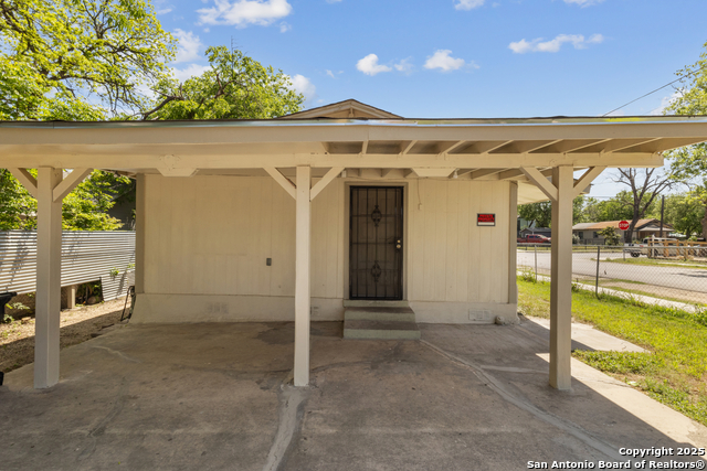 2121 San Fernando Property Photo 7