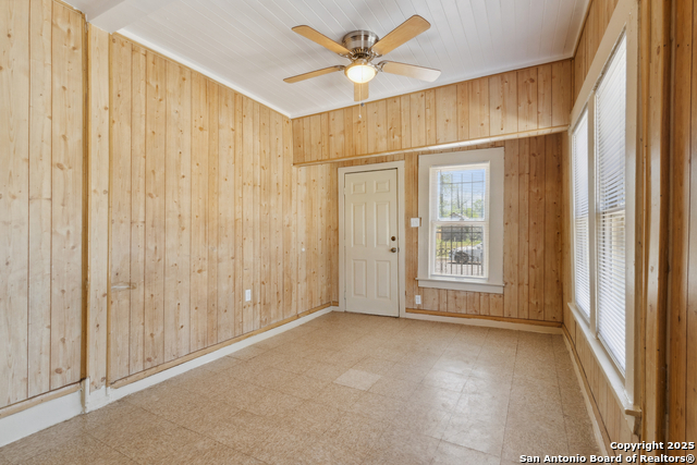 2121 San Fernando Property Photo 10