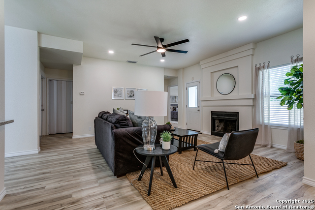 5938 Larkmeadow Dr Property Photo 6