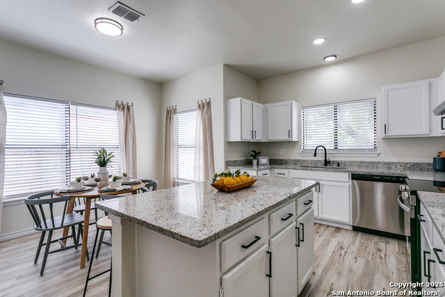 5938 Larkmeadow Dr Property Photo 7