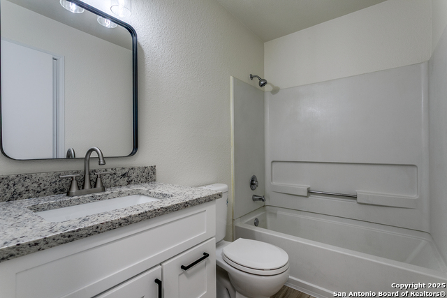 5938 Larkmeadow Dr Property Photo 16
