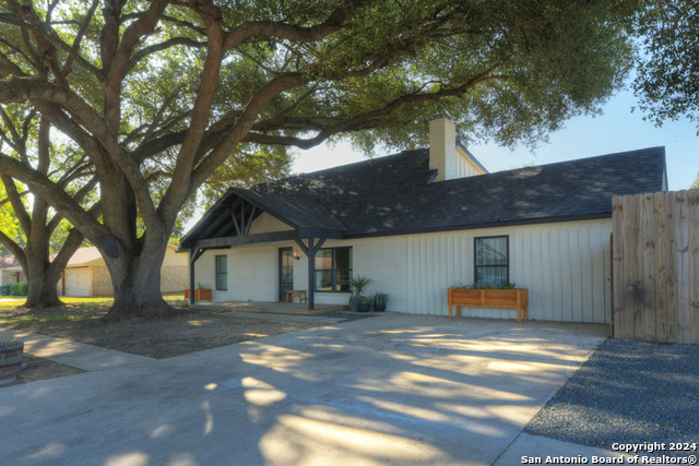 770 Carl Dr. Property Photo 1